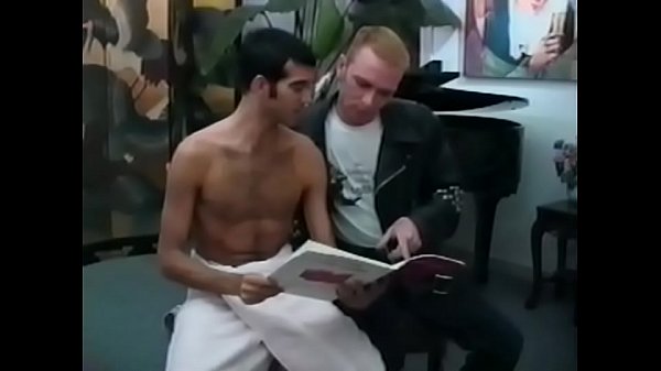 Huge Instru-Men – Pianos and Penises!