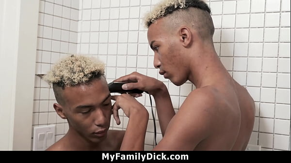 Twin Brothers Compare Cocks and End Up Jerking Off Together – Myfamilydick