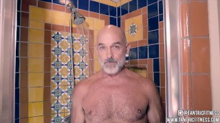 HOW TO CLEAN YOUR HOLE!