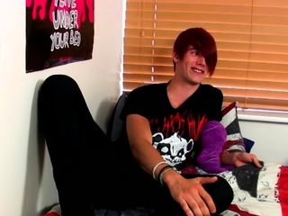 Twink Releases Load After Masturbating