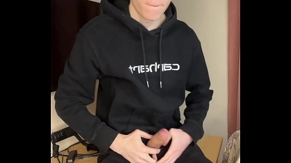 Carrying Heavy Bags Made My Arms Tired But My Dick Is Ready