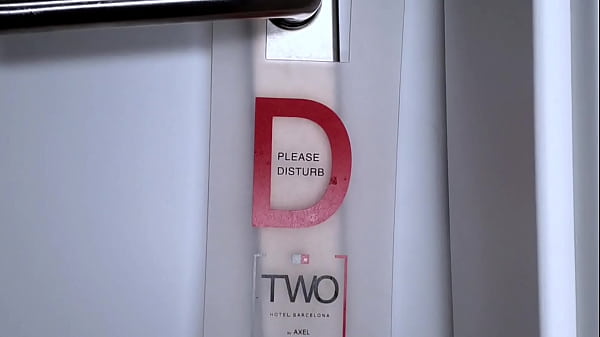 Favio Vador baise bareback le bon gros cul lisse et tatoué de Freddy Salvador